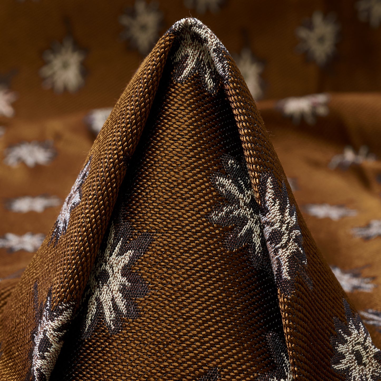 Floral Copper & White Onyx Cotton Acetate Jacquard Fabric textile swatch - 30% Recycled Polyester, 30% Polyester, 27% Cellulose Acetate, 13% Cotton / 310 g/m / 138 cm