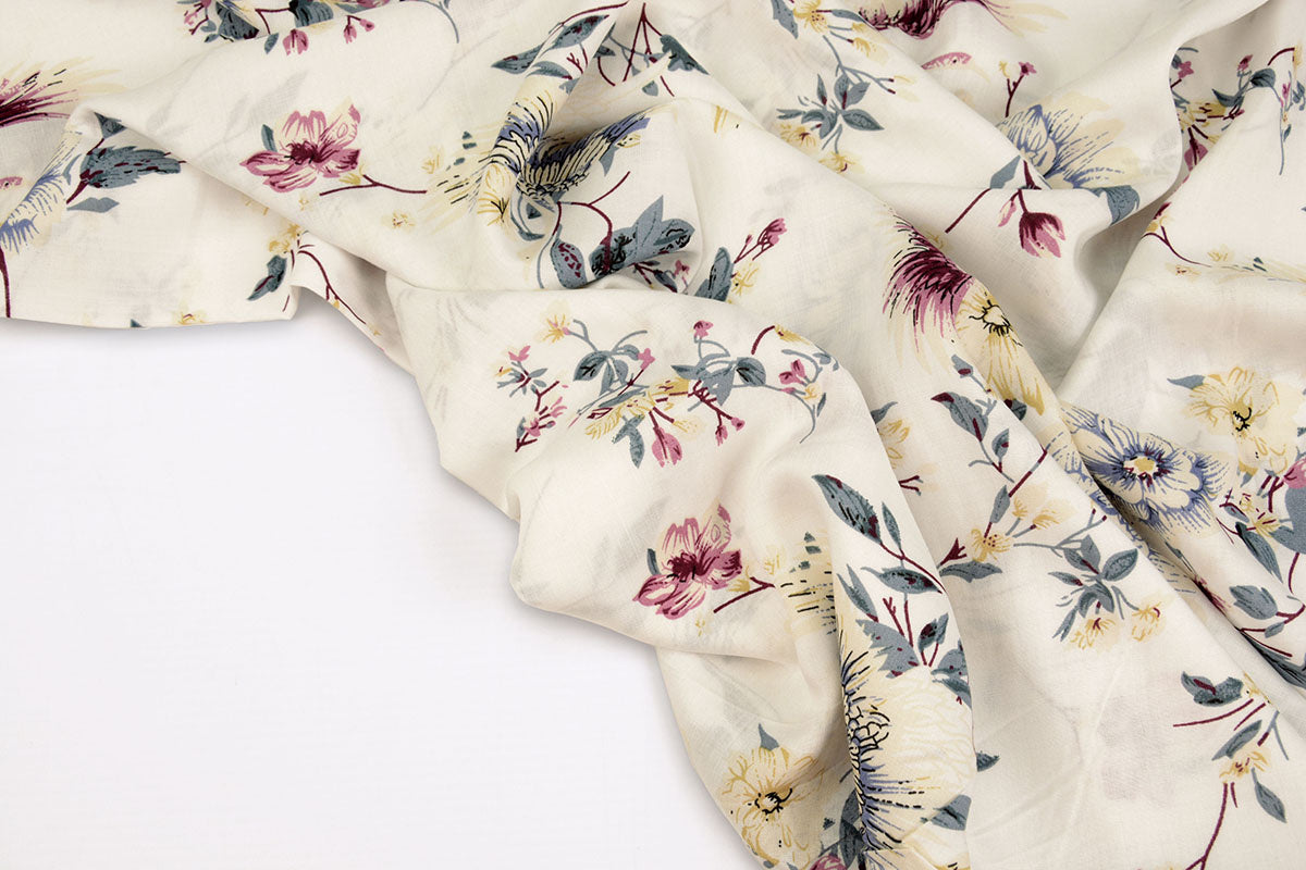 100% Viscose Rosie Off-white secondary textile image