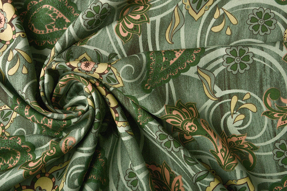 100% Viscose Flowers Paisley Green - 100% Viscose, ± 140 cm, ± 95 gram/m²