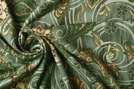 100% Viscose Flowers Paisley Green - 100% Viscose, ± 140 cm, ± 95 gram/m²