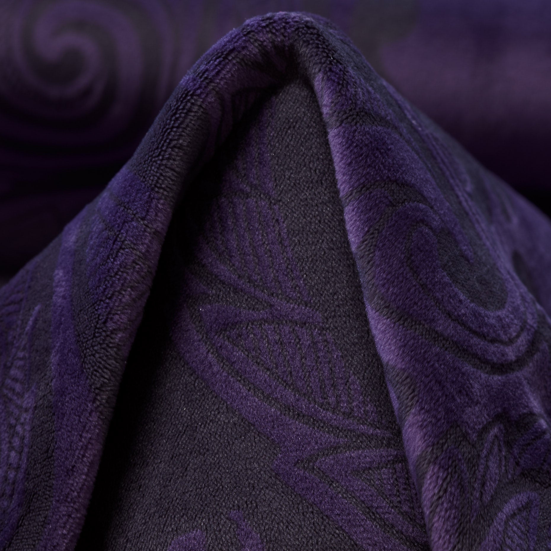 Micro Design Velvet - Dark Purple textile image 1