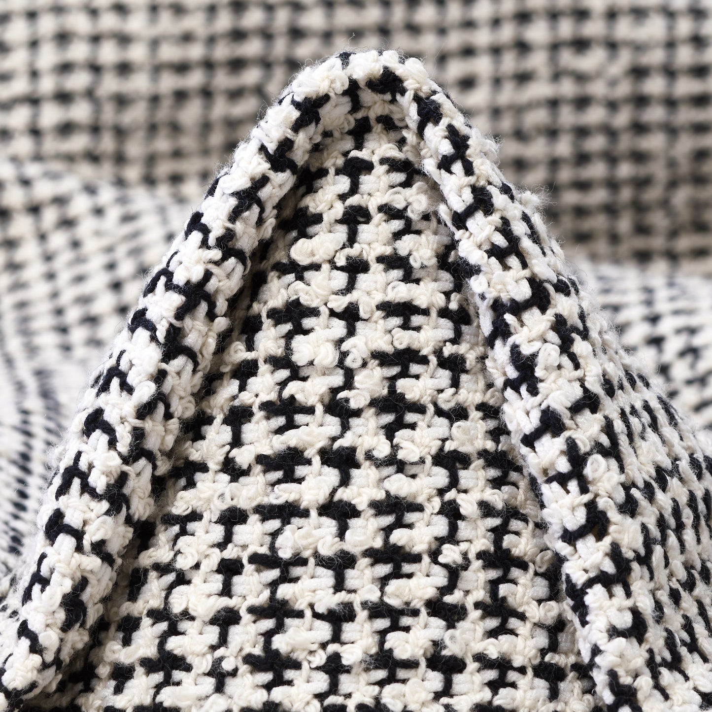 Textured Chennile Bouclé Cotton - Raven Black & Brilliant White textile image 2