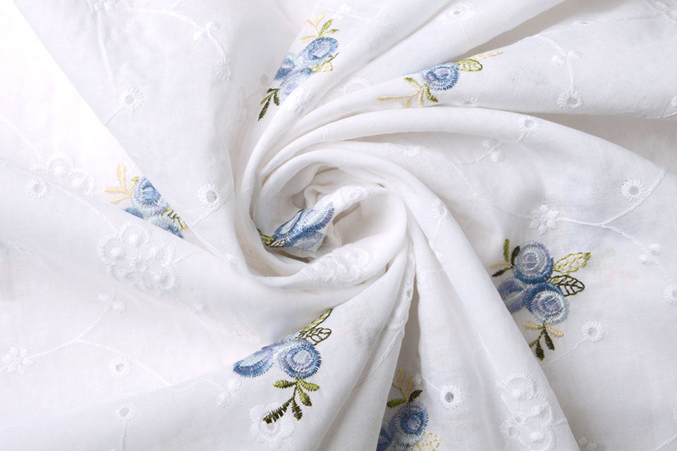 Embroidery Cotton Fien White - 100% Cotton, ± 145 cm, ± 110 gram/m²