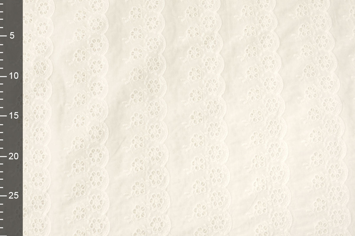 Embroidery Cotton Kirsty Creme textile image 3