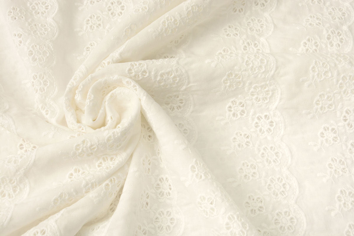 Embroidery Cotton Kirsty Creme - 100% Cotton, ± 130-135 cm, ± 110-130 gram/m²