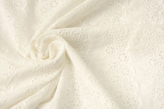 Embroidery Cotton Kirsty Creme - 100% Cotton, ± 130-135 cm, ± 110-130 gram/m²