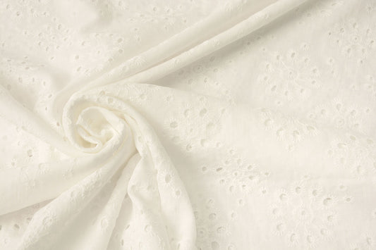 Embroidery Cotton Leanne Creme - 100% Cotton, ± 130-135 cm, ± 110-130 gram/m²