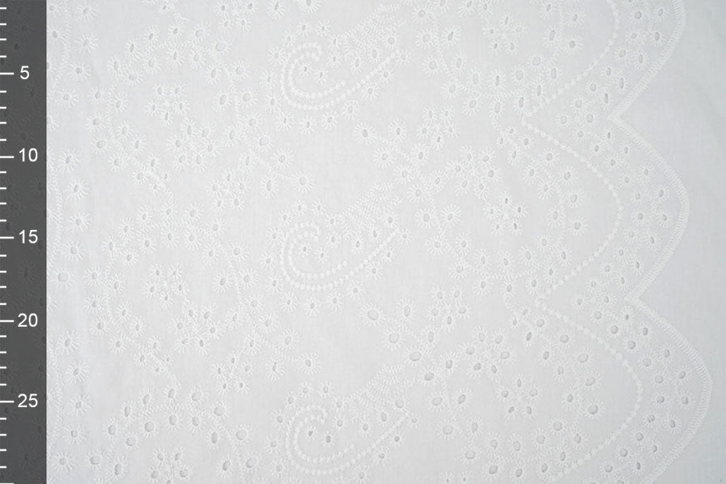 Embroidery Cotton Nori Creme textile image 4