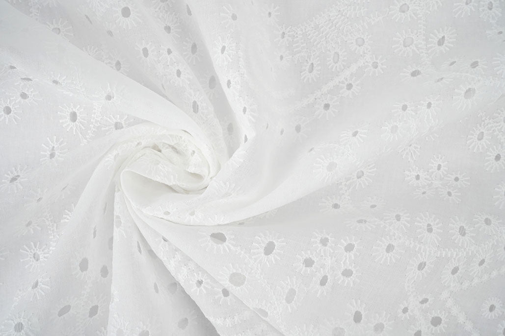 Embroidery Cotton Nori Creme textile image 2