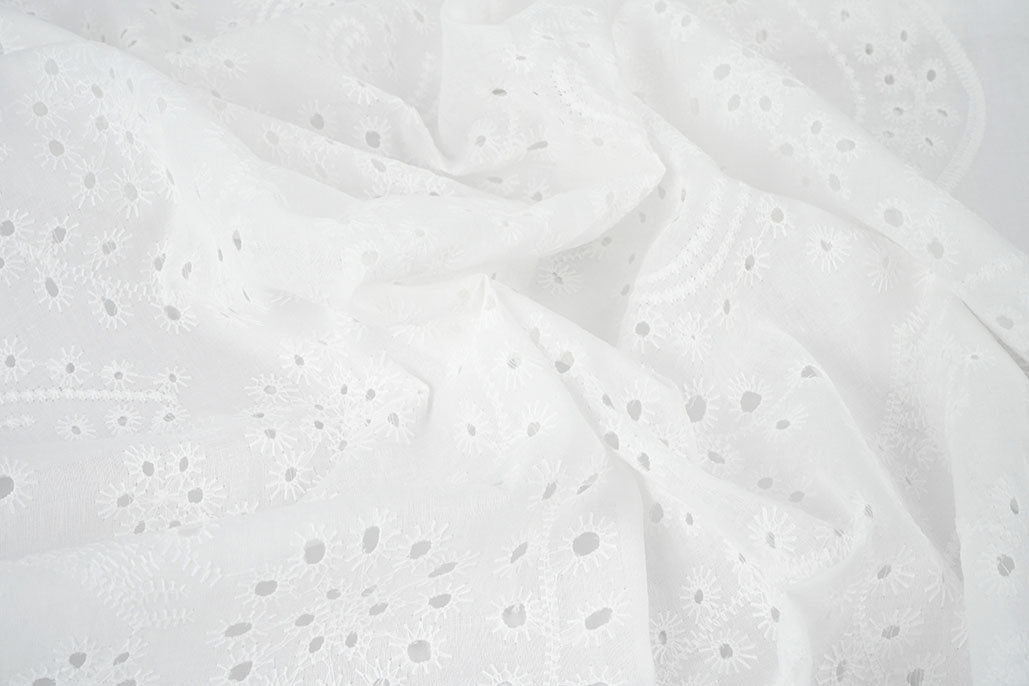 Embroidery Cotton Nori Creme textile image 3