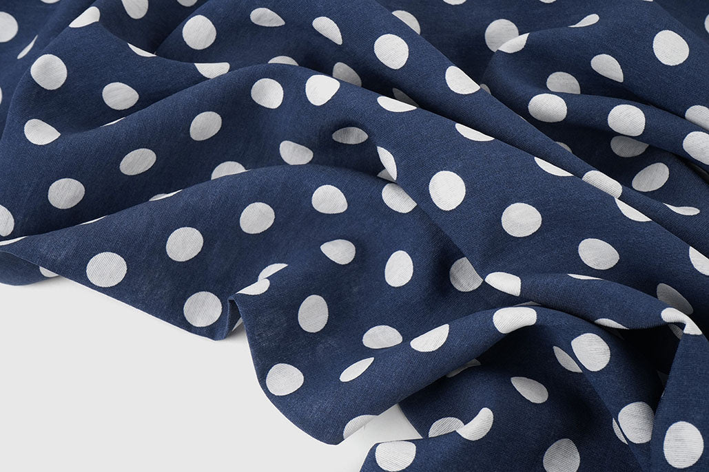 Washed Viscose Dots Navy - White - 80% Viscose 20% Nylon, ± 150 cm, ± 80-85 gram/m²